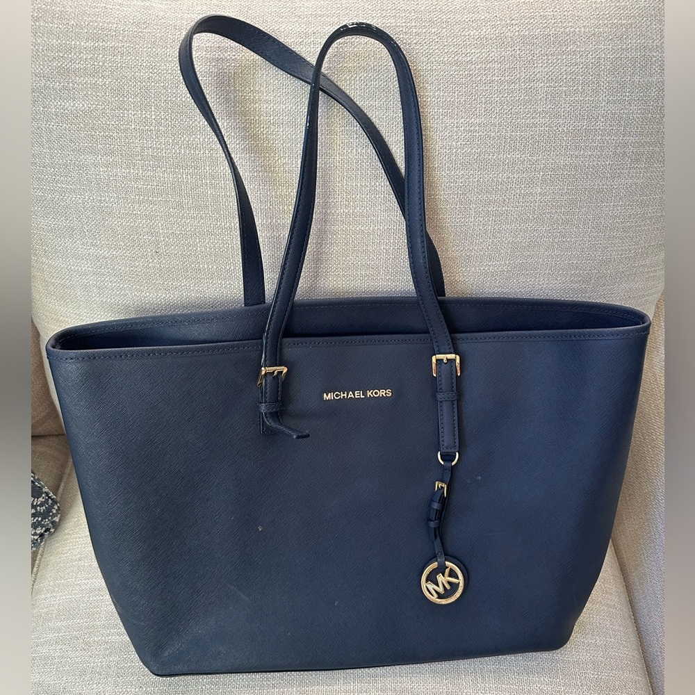 Medium sized tote bag